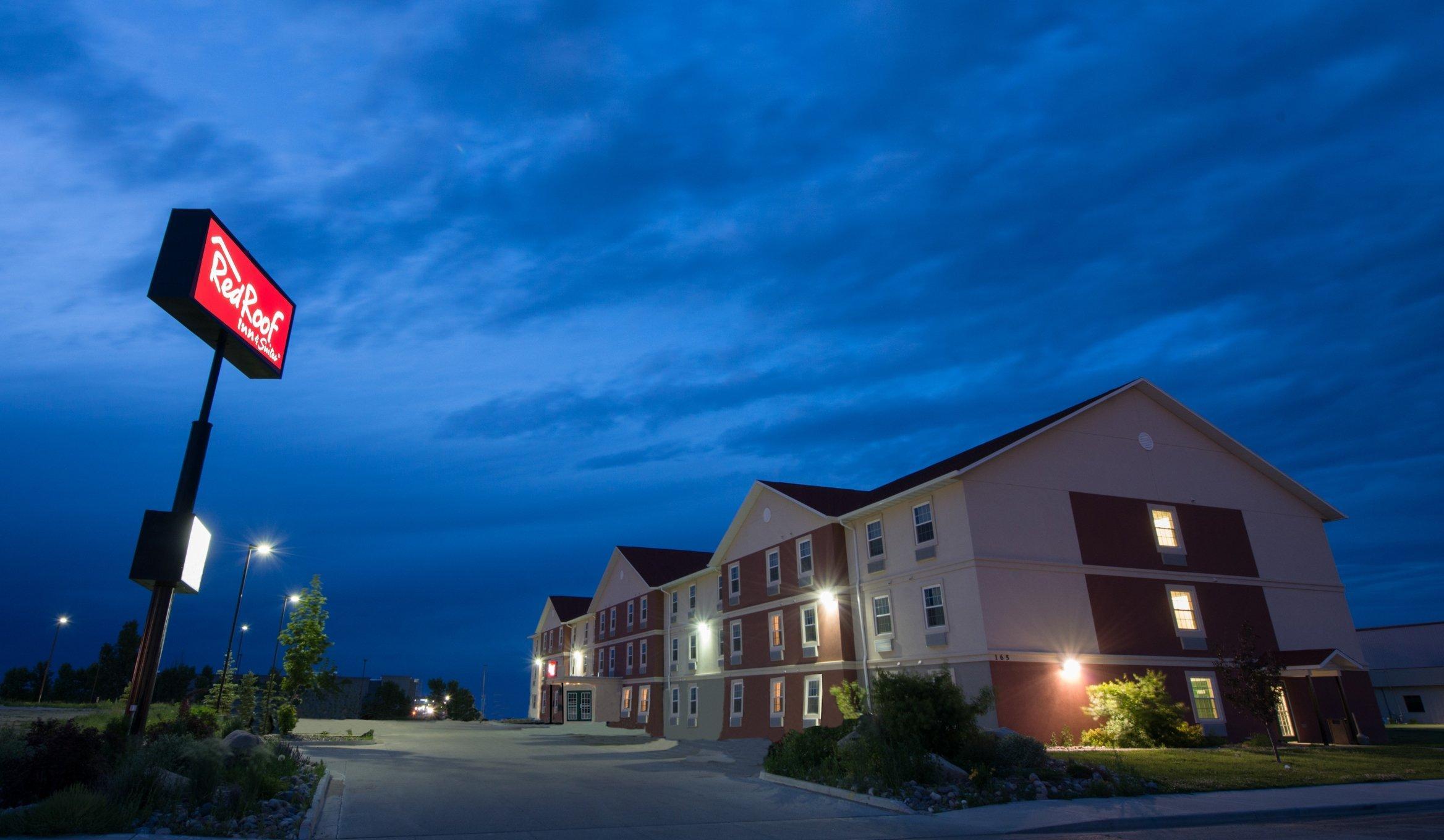 Red Roof Inn & Suites Dickinson Eksteriør billede